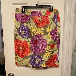 Banana Republic floral skirt, NWT. Size 10